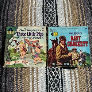 Walt Disney Vintage Davy Crockett and Three Little Pigs 1970’s Disneyland